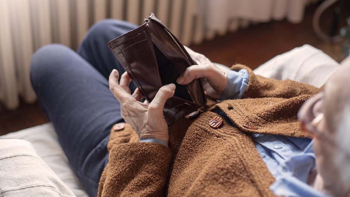 Συνταξιούχος με άδειο πορτοφόλι – παροχή για την τρίτη ηλικία 