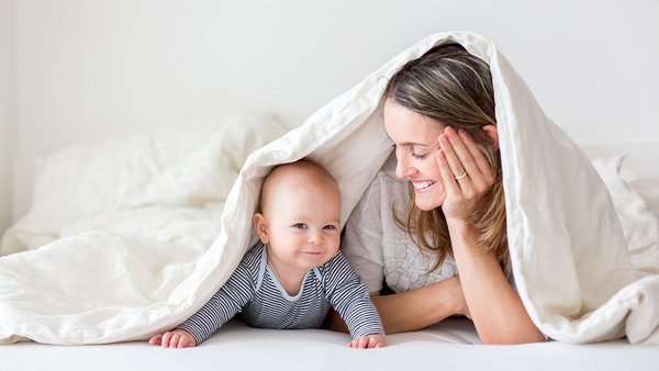 Μητέρα με μωρό – γονική άδεια 